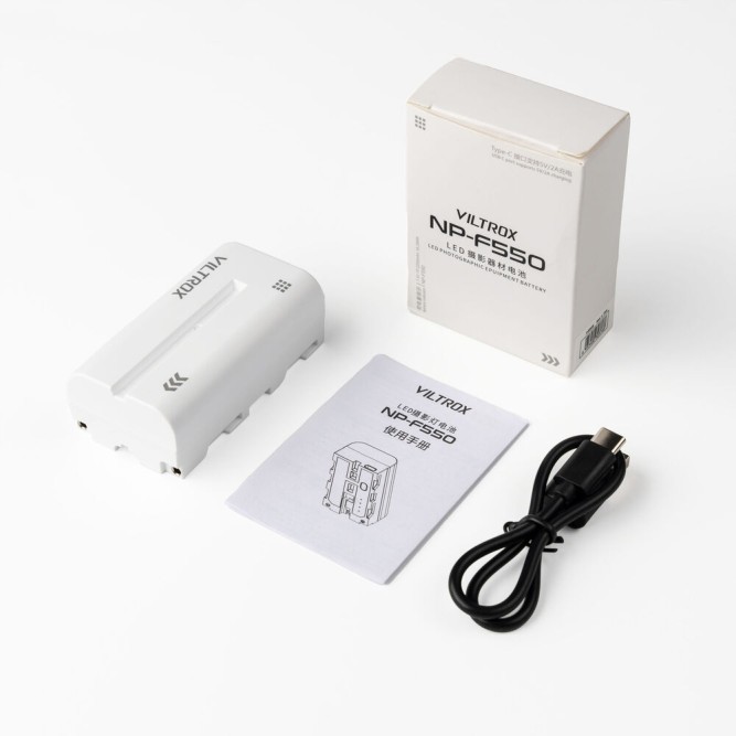 Акумулятор для LED світла Viltrox NP-F550 з USB портом (2200mAh)