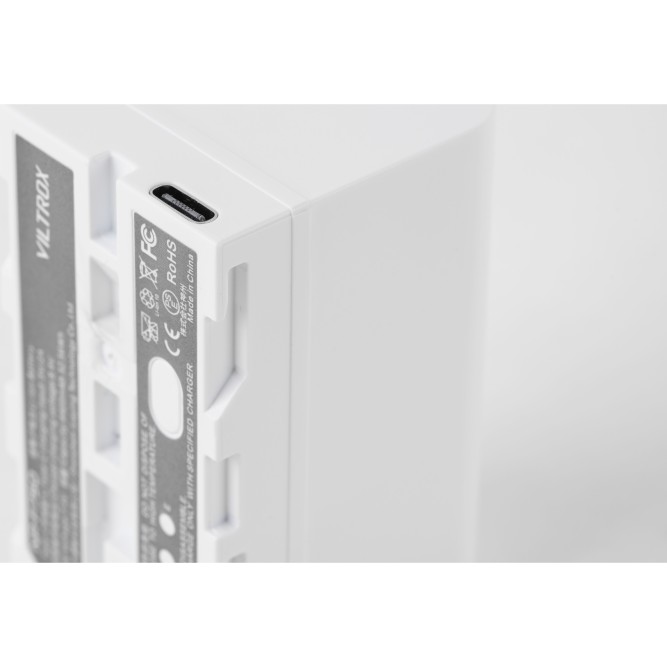 Акумулятор для LED світла Viltrox NP-F750 з USB портом (4400mAh)