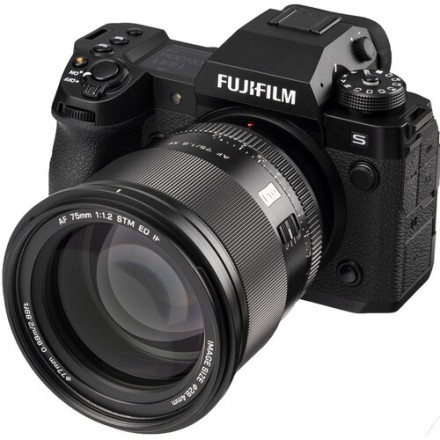 Комплект Viltrox AF 75mm f/1.2 X для Fujifilm з UV фільтром