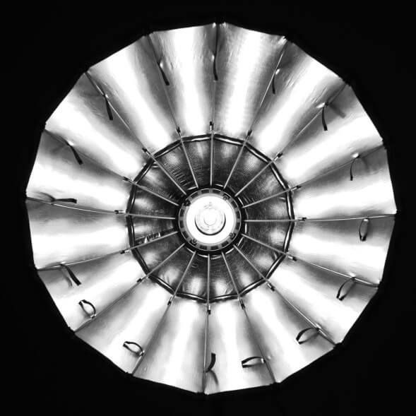 Глубокий параболический софтбокс Godox P120L под байонет Bowens