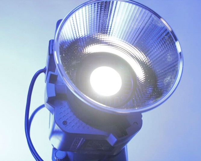 Aputure Amaran COB 60D (знято з виробництва)