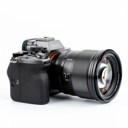 Об’єктив Viltrox AF 75mm f/1.2 E для Sony E