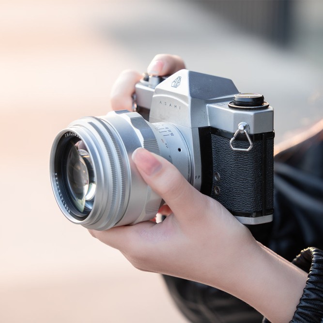 Обʼєктив TTArtisan 75mm f/1.5 Silver (M42) (знято з виробництва)