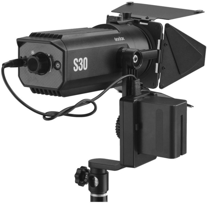 Фокусований LED-моноблок Godox S30 5600K