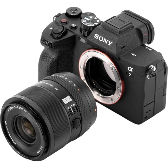 Объектив Viltrox AF 35mm f/1.8 EVO FE для Sony