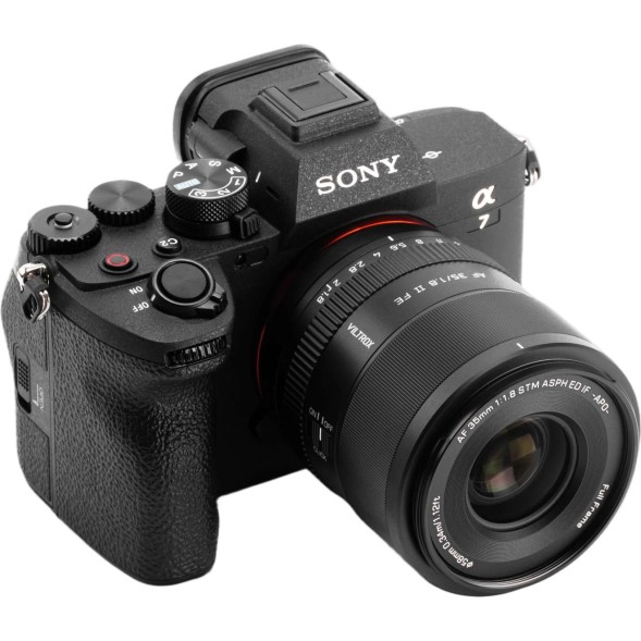 Объектив Viltrox AF 35mm f/1.8 EVO FE для Sony