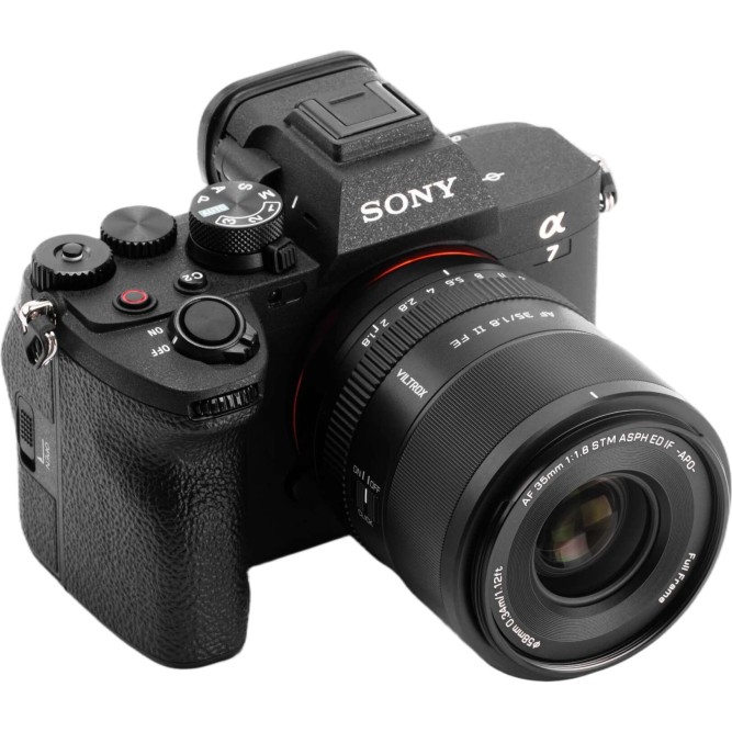 Обʼєктив Viltrox AF 35mm f/1.8 EVO FE для Sony