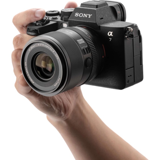 Обʼєктив Viltrox AF 35mm f/1.8 EVO FE для Sony