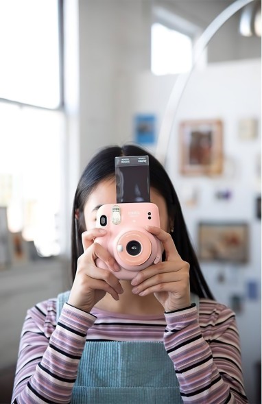 Фотокамера моментальной печати Fujifilm INSTAX Mini 11 Blush Pink (снято с производства)