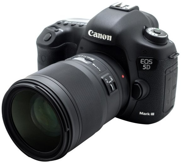 Обʼєктив Tokina OPERA FX 50mm f/1.4 (Canon) (знято з виробництва)