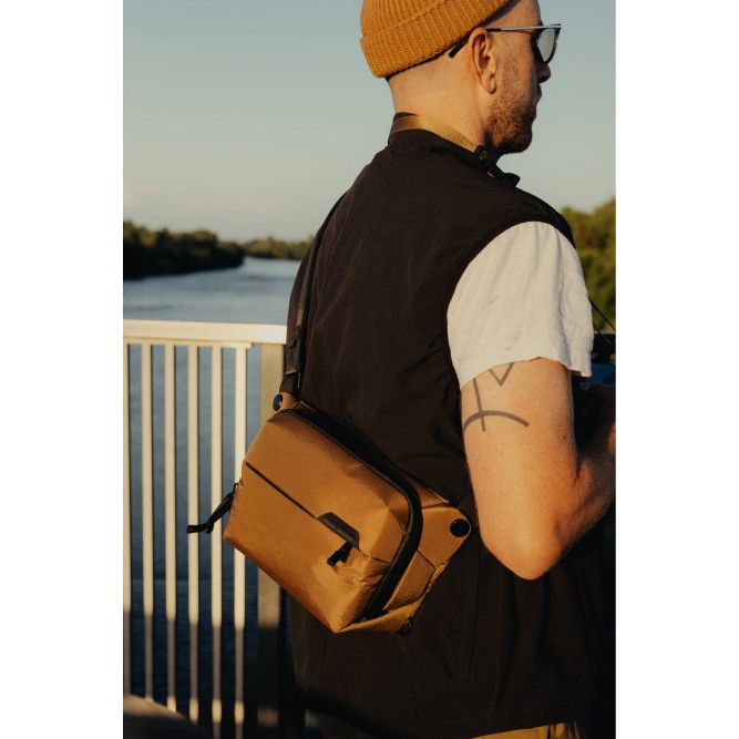 Сумка Peak Design Everyday Sling 3L Coyote