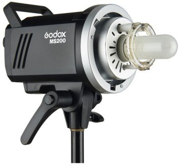 Студійний спалах Godox MS200